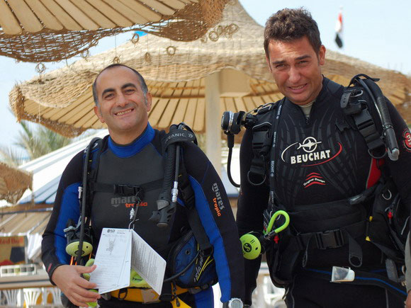 Istruttore subacqueo al Camel Dive Club