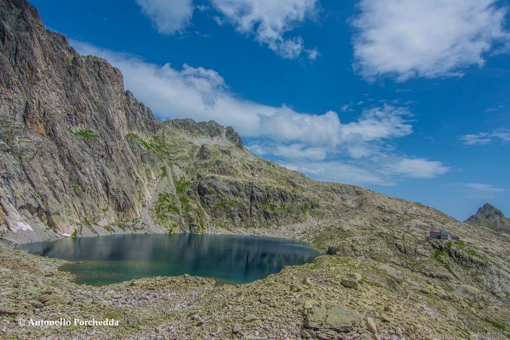 lago alpino