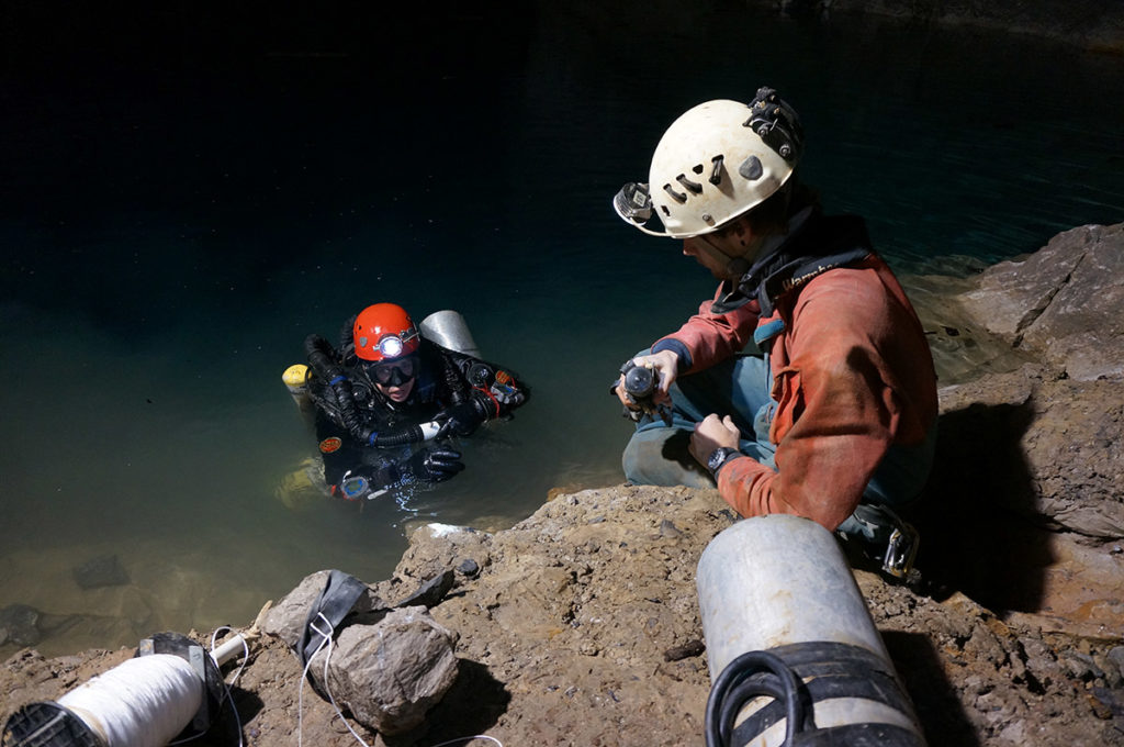 grotta in thailandia