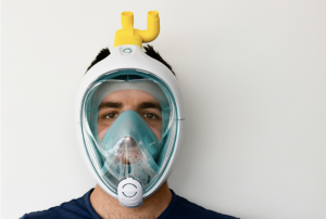 maschera da snorkeling contro il coronavirus