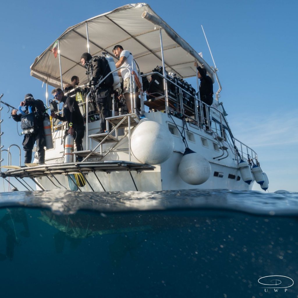 diving boat