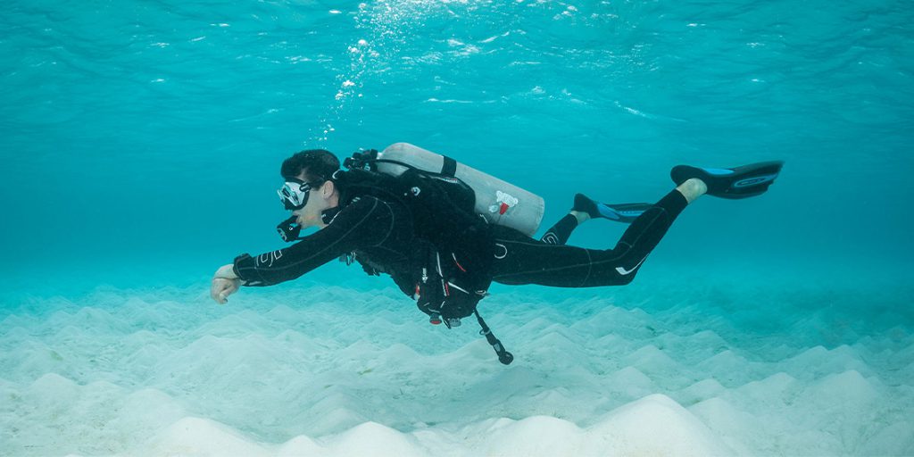 Mares Gav Ergotrim durante un immersione