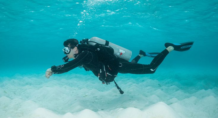 Mares Gav Ergotrim durante un immersione