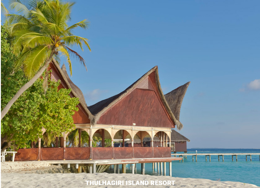 Bungalow alle Maldive che si affacciano sul mare