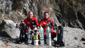 Subacquei preparazione esplorazione lago