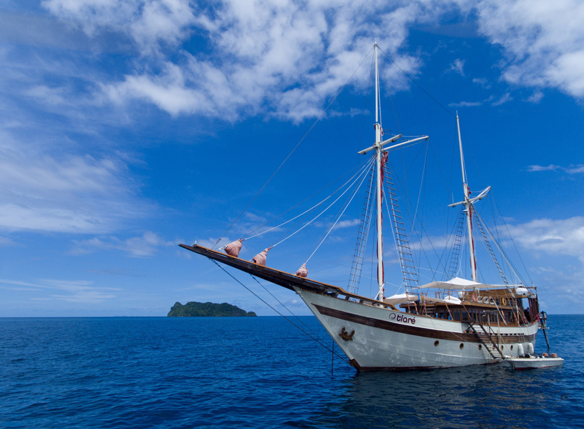 Tiare-barca-indonesia