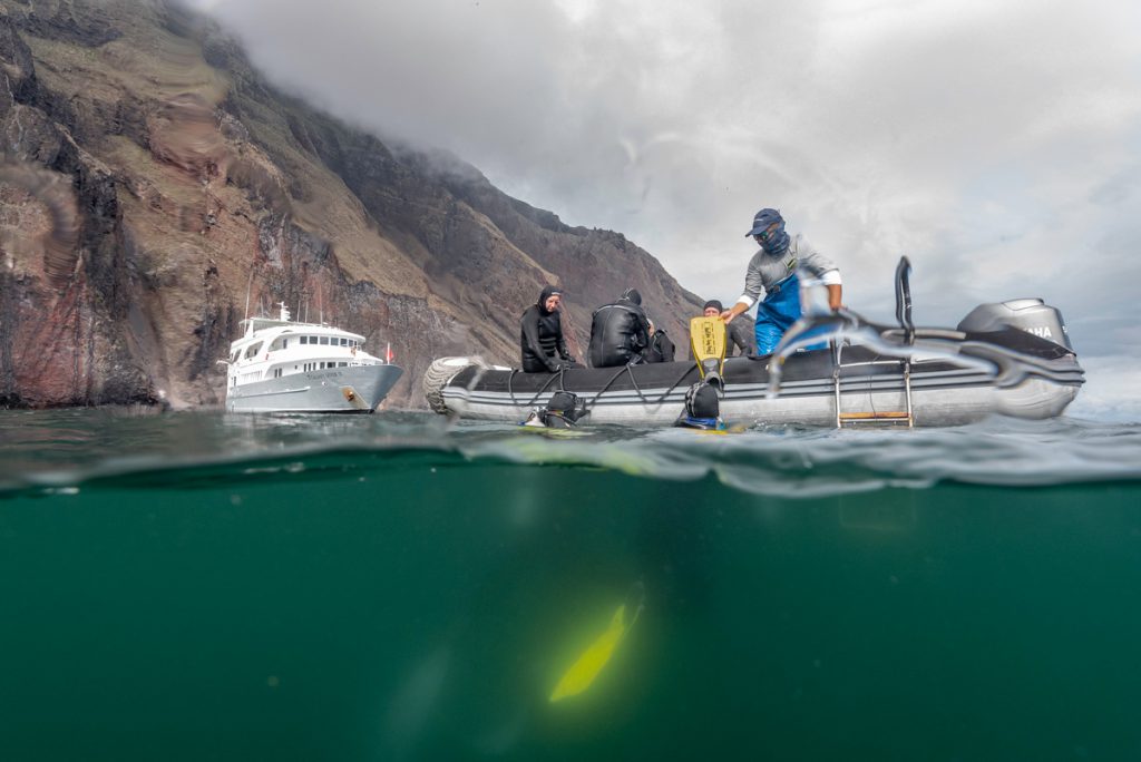 entrata sub in acqua galapagos