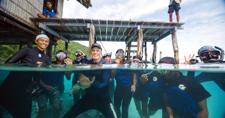 Luca Vaime Island Pacific raja squali