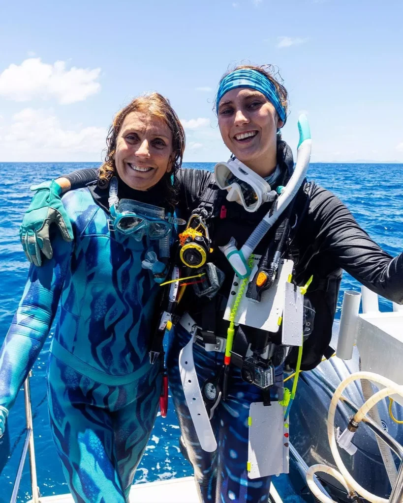 madre figlia sub scoperta colonia coralli grande barriera corallina