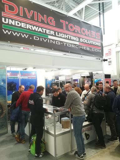 DIVING TORCHES Underwater Lighting Solutions