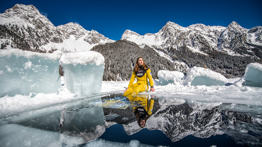 cafolla-record-sotto-ghiaccio-apnea con attrezzatura subacquea SEAC