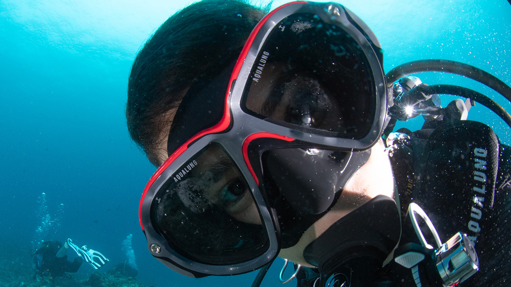 prova in acqua maschera sub aqualung