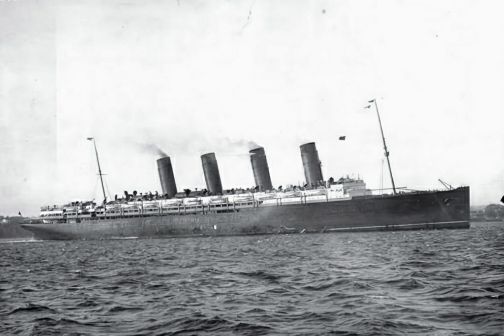 Il Lusitania alla partenza da New York il 1º maggio 1915, per quello che sarebbe diventato il suo ultimo viaggio