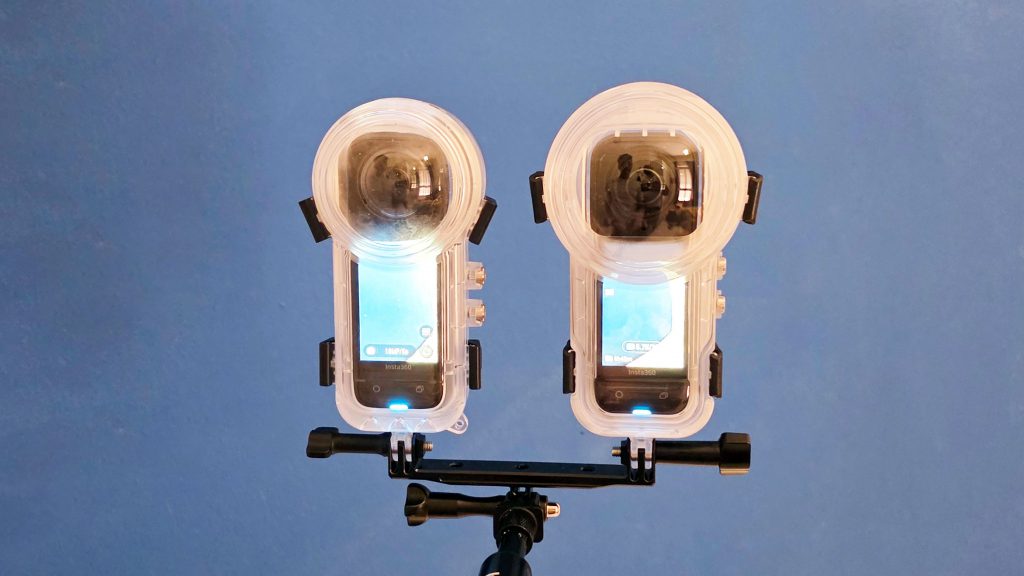 INSTA360 X5 montaggio di due camere affiancate