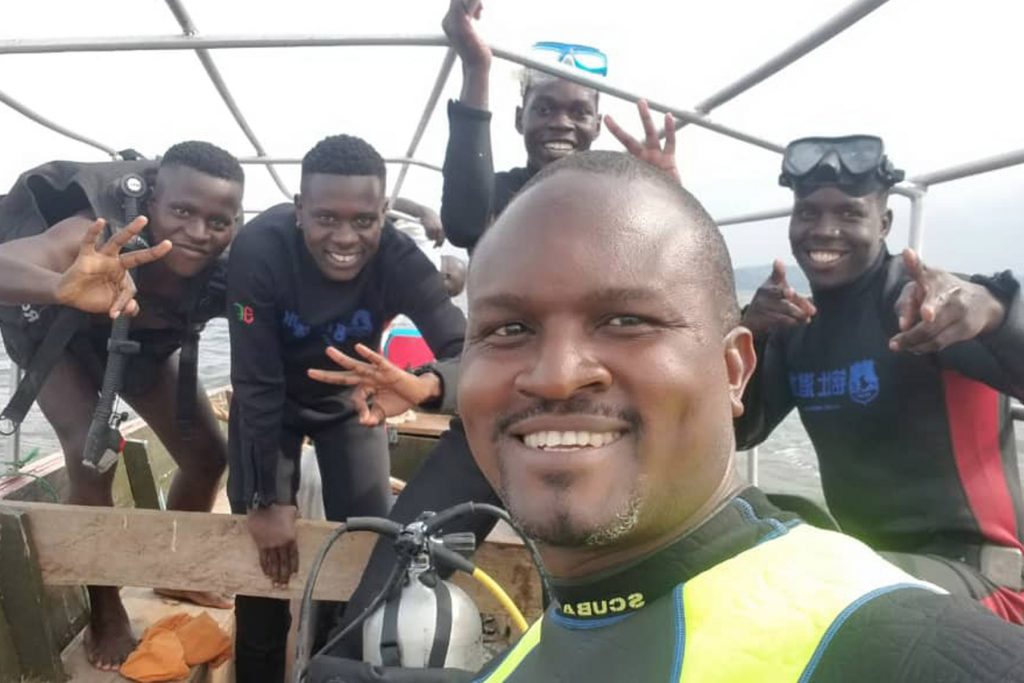  PADI AWARE Foundation: Lago Vittoria - Uganda Rwenzori Scuba Divers and Salvage Limited.