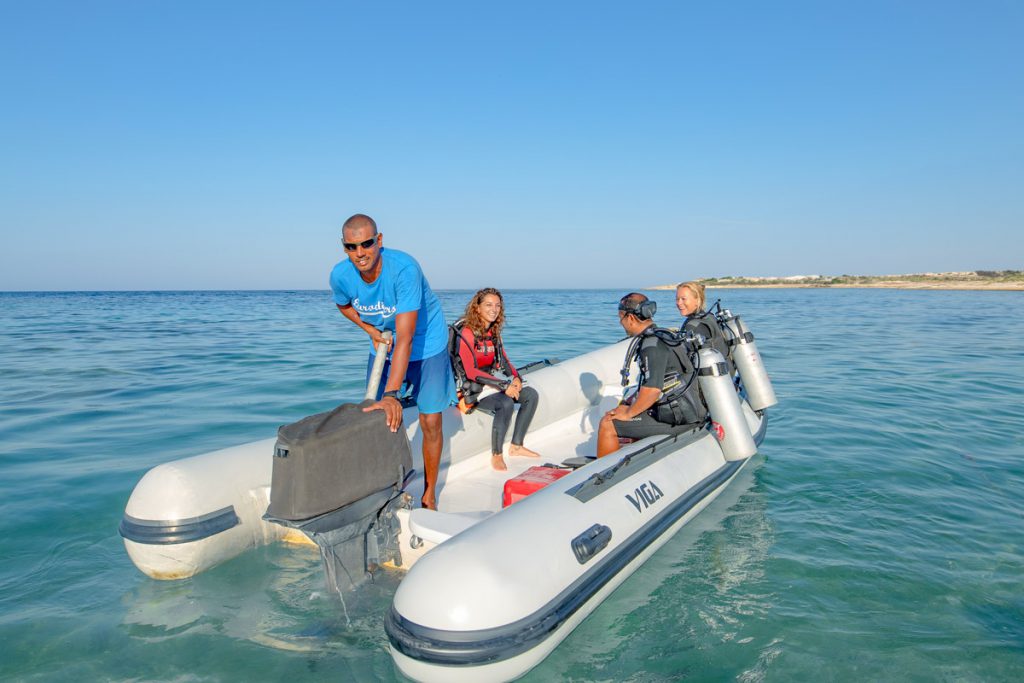 Gommone Euro-Divers in servizio sull’house reef di Utopia Beach Club