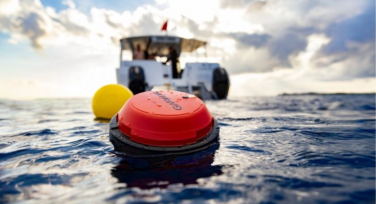 sicurezza segnallazione subacquea strumenti utilizzati per segnalare la propria posizione e gestire situazioni di emergenza durante l’immersione o in superficie. Tra questi rientrano il pedagno di segnalazione, utilizzato per indicare la presenza dei sub in acqua, e dispositivi satellitari come Garmin inReach Mini 2, che permettono di inviare messaggi e richieste di soccorso anche in assenza di copertura telefonica.