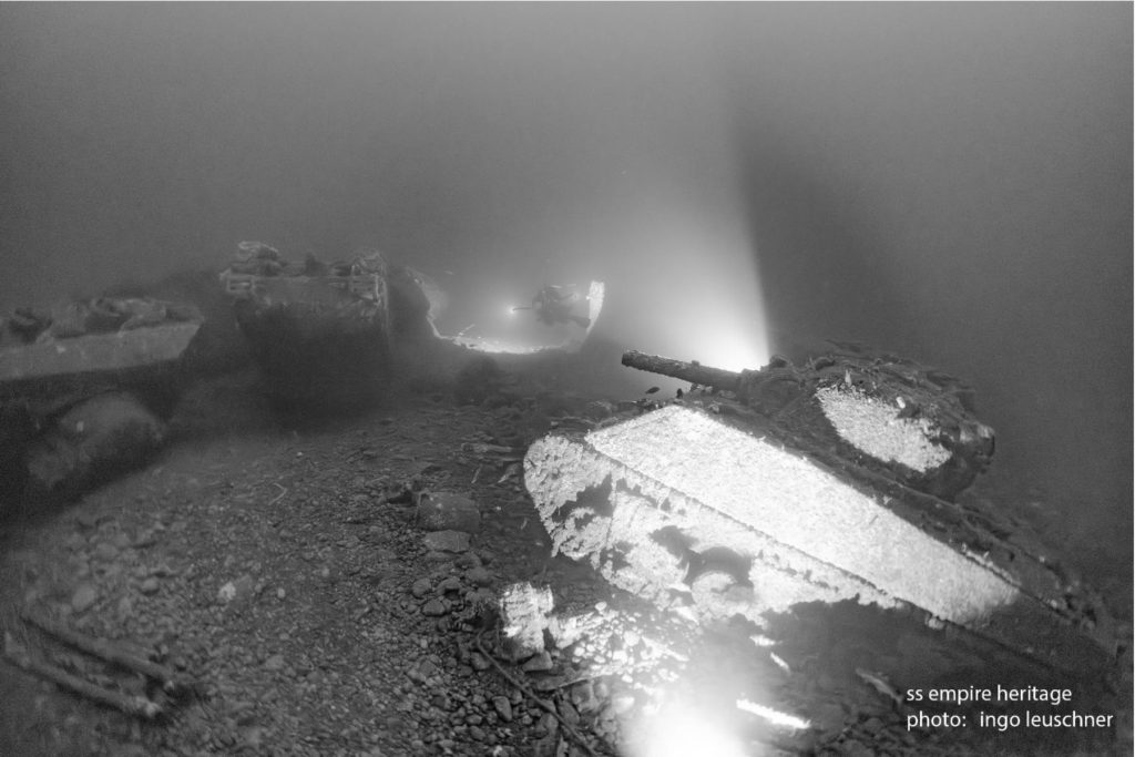 Dettaglio del relitto SS Empire Heritage nel documentario subacqueo Hidden Worlds