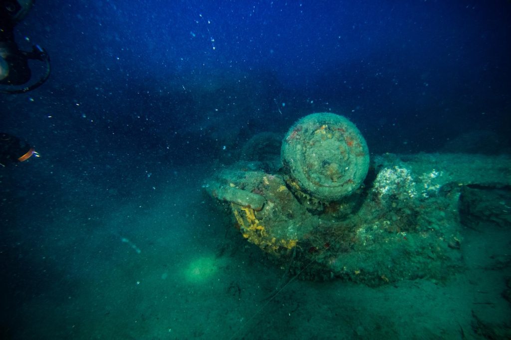 Relitto auto fondale mare